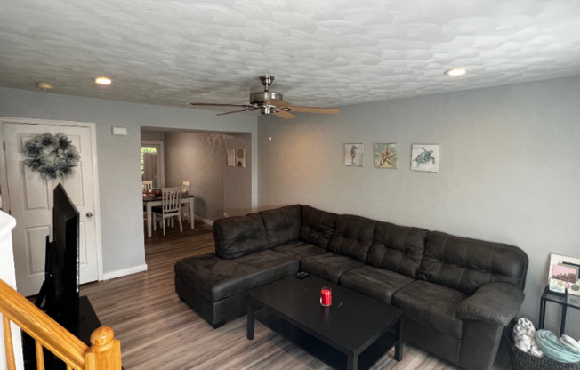 1010 PINOAK CT
