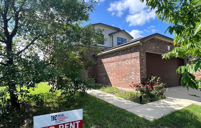 Large two stories 3 Bedroom 2.5 Bathroom Home at corner lot for Rent in South Austin, Close to Airport and Shopping
