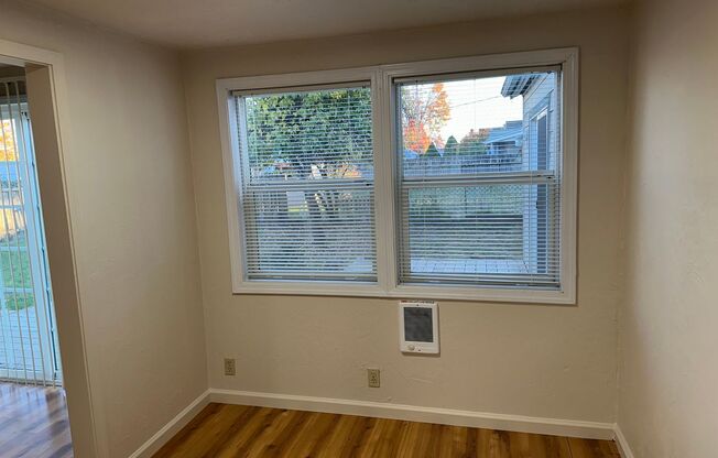 2 beds, 1 bath, $1,595