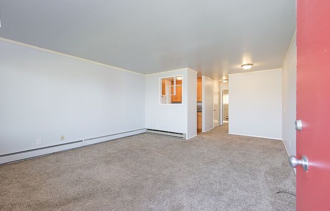 Queen Anne! Large with a beautiful layout. Parking available. Ask about our move in special!