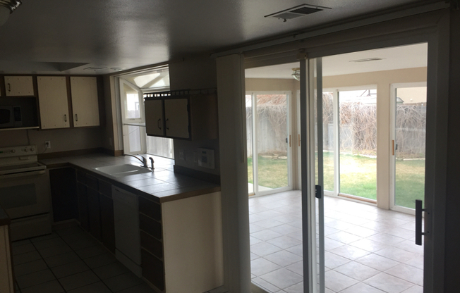 105 CARRILLON LN