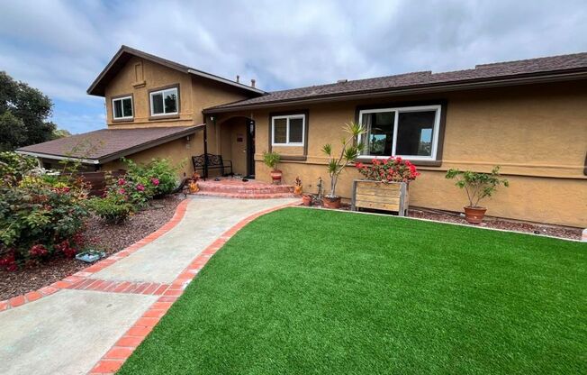 4Bed/2Bath Just East of El Camino in Carlsbad~ Chestnut