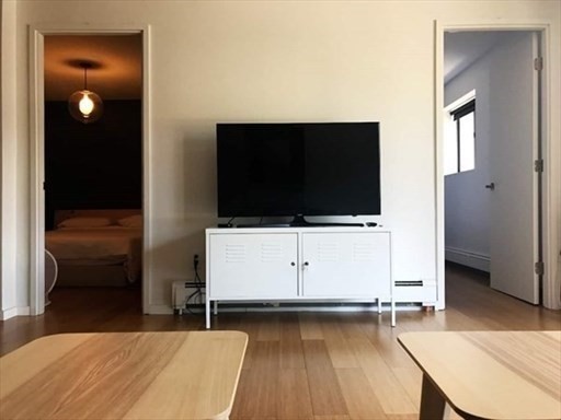 2 beds, 1 bath, $2,740, Unit 33