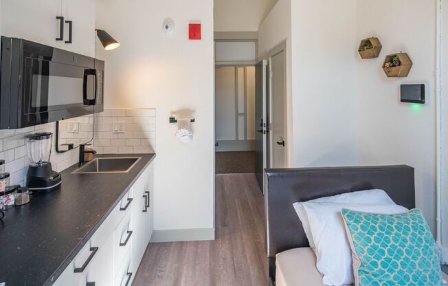 Studio, 1 bath, 150 sqft, $1,550, Unit 843 - 08