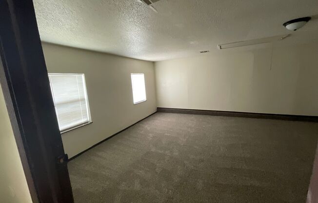 Spacious 4 bed, 1.5 bath