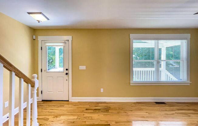 Charming Three-Bedroom Cottage in Oakley