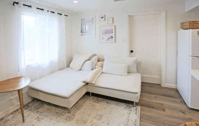 Furnished, garden 1BR/1BA In-Law in the Sunset District, Office (Quintara Street and 42nd Avenue)