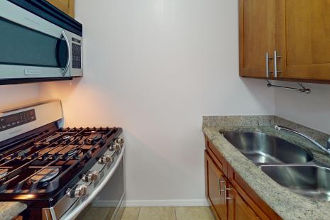 70 W 93rd St