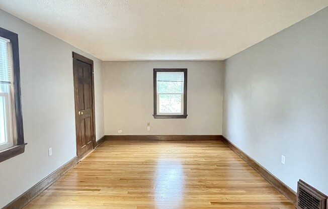 90 WHITON AVE