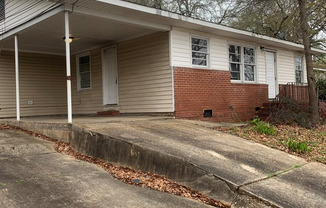 3 beds, 2 baths, $1,000