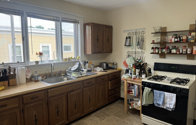 2 beds, 1 bath, 1,000 sqft, $3,000, Unit #3