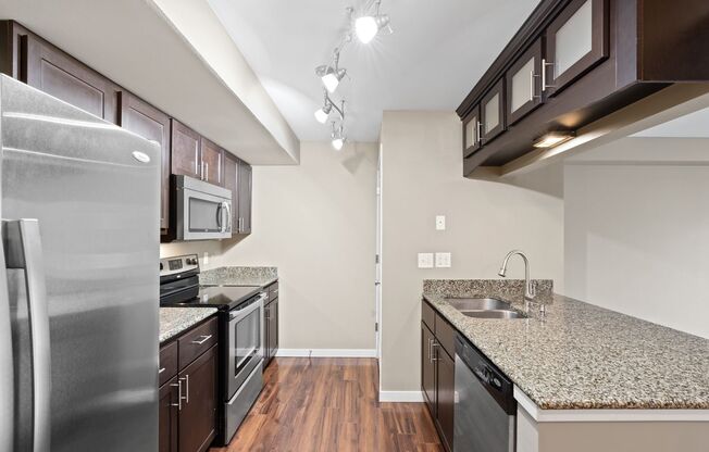 2 beds, 1 bath, 863 sqft, $1,690, Unit 307