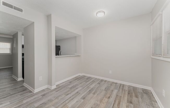 2 beds, 1.5 baths, 1,160 sqft, $949