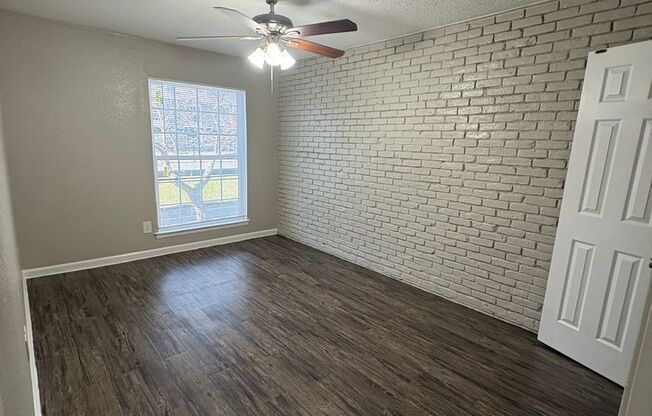 2 beds, 1 bath, 953 sqft, $1,349, Unit 563