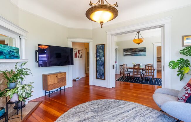 Elegant 4BR/2BA Full Floor Luxury Flat! Laundry! PROGRESSIVE