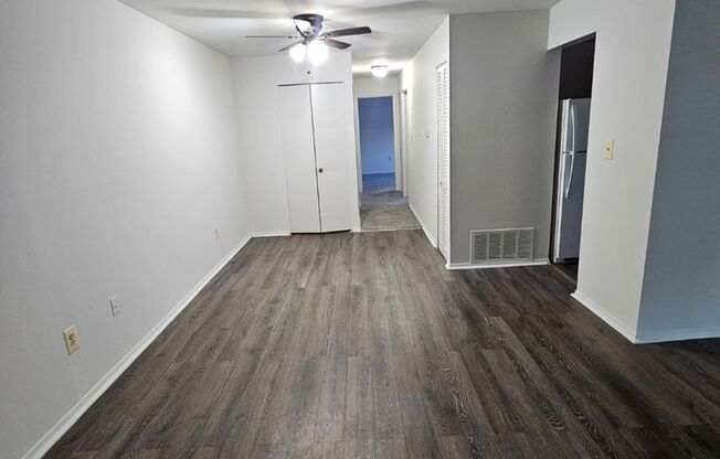 2 beds, 1 bath, 730 sqft, $1,205, Unit 4714-B