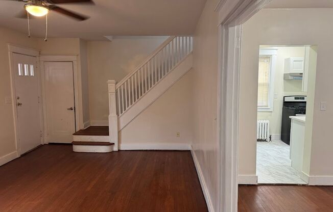 3 beds, 1 bath, $2,395, Unit 5714A Beacon Street