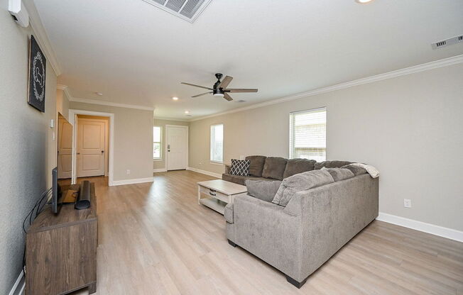 4235 PALMETTO LN