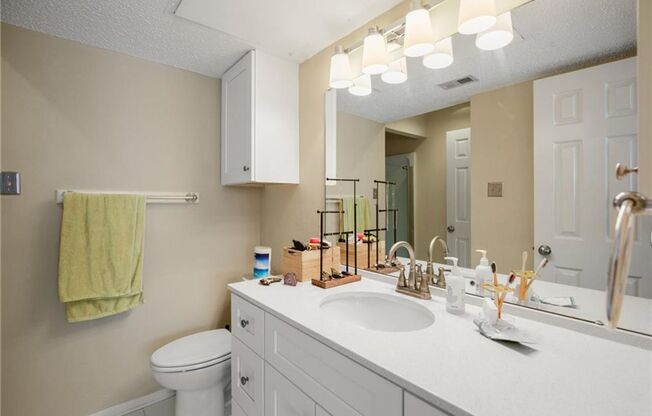 2 beds, 2 baths, $2,300