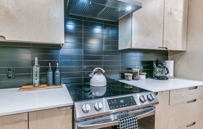 1 bed, 1 bath, 925 sqft, $1,500, Unit 1