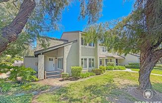Modern 3BD/1.5BA Townhome in Tierrasanta with Kitchen Island, Private Yard, Pool & Tennis Court