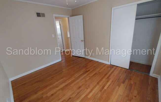 3 beds, 1 bath, $1,150