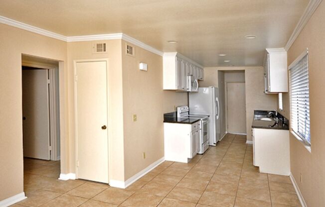 Charming 2BR Condo with Nice Patio and 1 Car Garage!!!