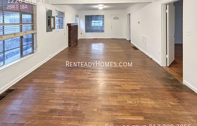 2 beds, 1 bath, 1,572 sqft, $1,350, Unit 1226 8th St - Main House