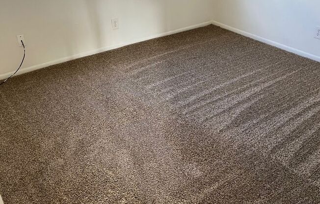 2 beds, 1 bath, 675 sqft, $725, Unit 441 Winfield-Unit 01