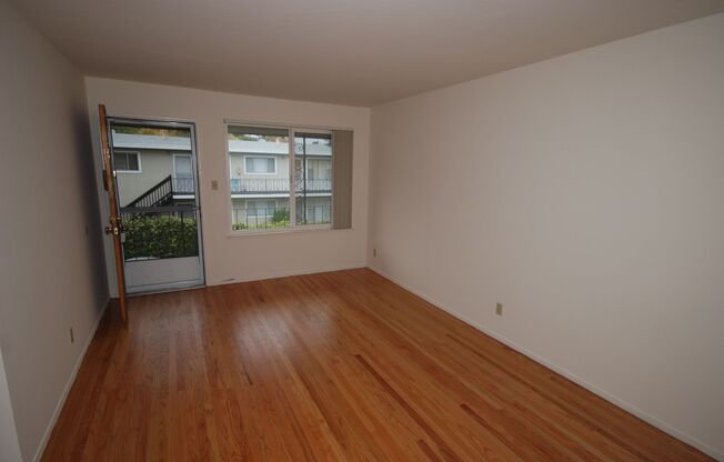 1 bed, 1 bath, $2,495, Unit 07