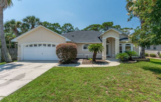 Spacious Home in Navarre!