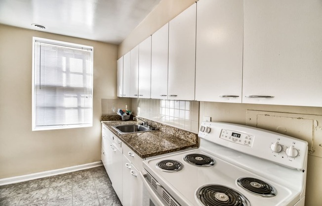 Kitchen Appliances at Shaker Collection  Apartments, Integrity Realty, Ohio, 44120