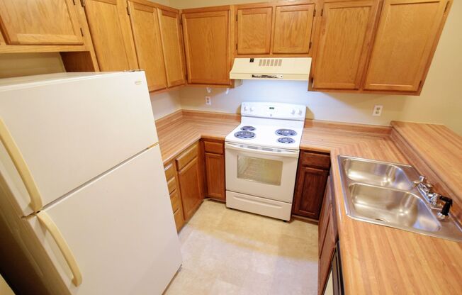 2 beds, 2 baths, $950, Unit UNIT 1