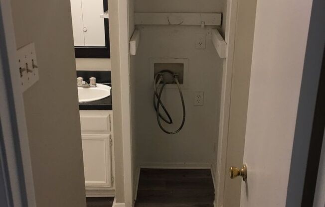 1 bed, 1 bath, $1,000, Unit L 1213