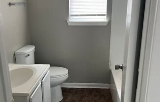 2 beds, 1 bath, 850 sqft, $1,100, Unit 411 M