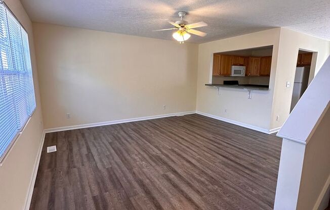 3 beds, 2.5 baths, 1,350 sqft, $1,500, Unit 3728 South Cramer Circle