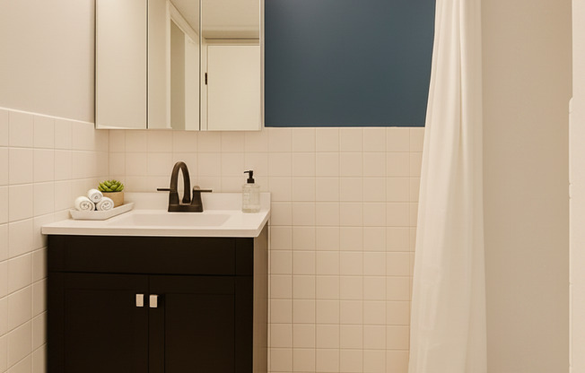 2 beds, 1 bath, $1,349, Unit Unit 112