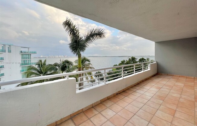 1402 Brickell Bay Dr