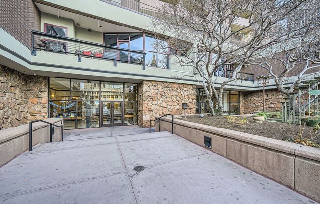 Downtown Denver Furnished 1 BDR w/ Rooftop Pool