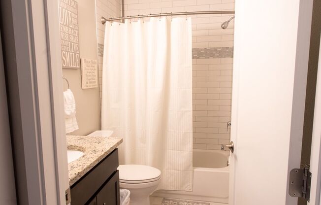 2 beds, 1 bath, 950 sqft, $1,595, Unit 146207