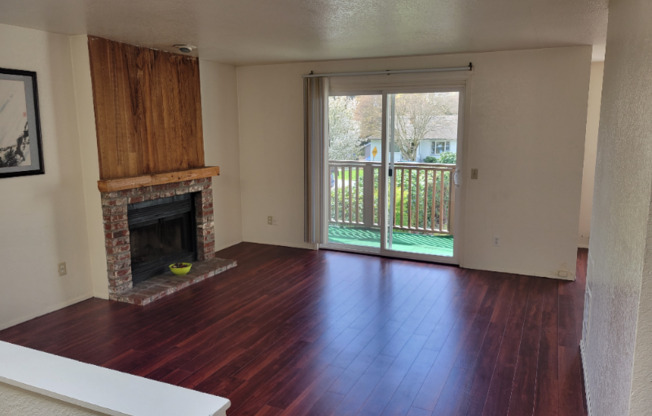 8732 14 AVE