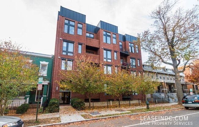 245 15th St SE