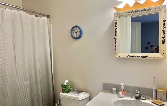 3 beds, 2 baths, 1,291 sqft, $5,800, Unit 402