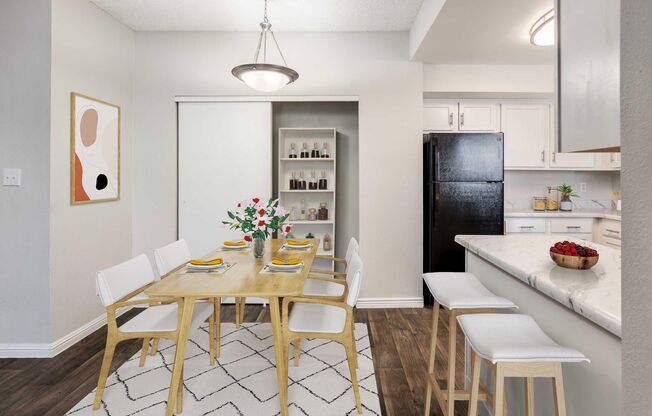 2 beds, 1 bath, 766 sqft, $1,239, Unit 2141