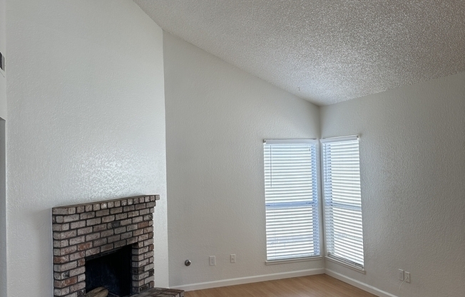 541 SAN VICENTE CT