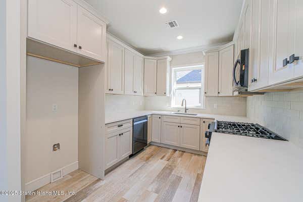 26 COOPER PL