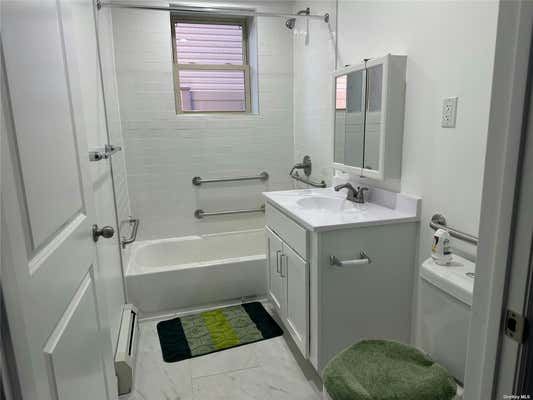 3 beds, 2 baths, $3,200, Unit 3