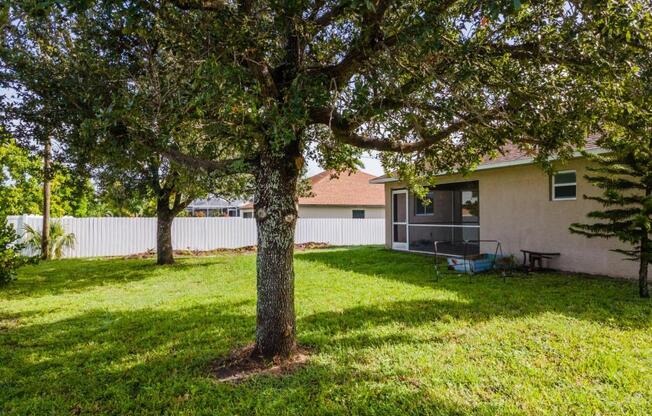 152 NW 6 AVE