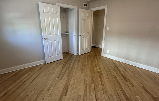 896 Green Bay Road
