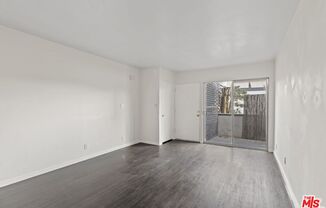 1233 Barry Ave Apt 202